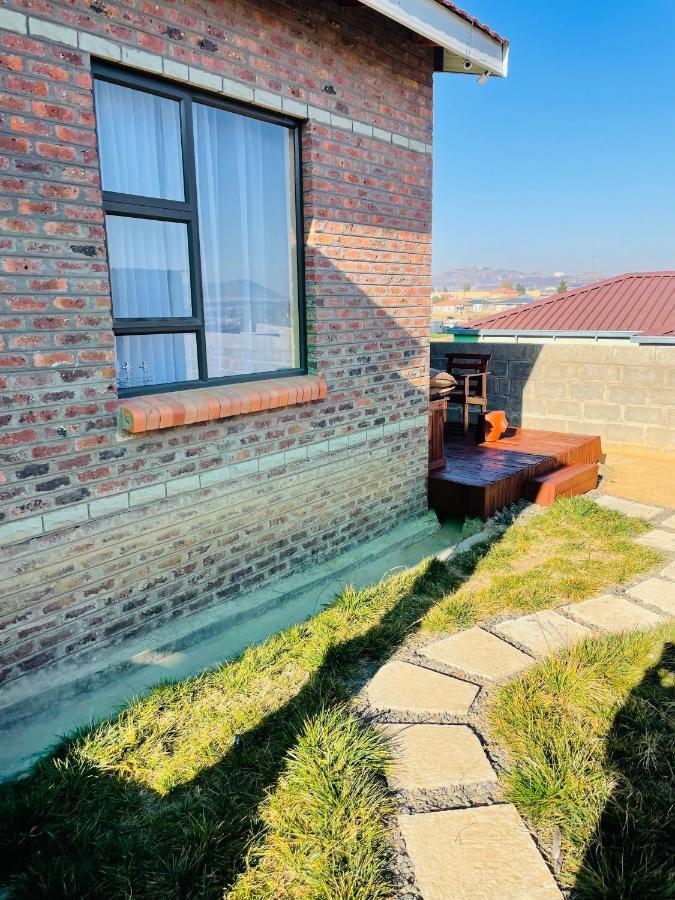 Moh Ville Guest House Maseru Exterior photo